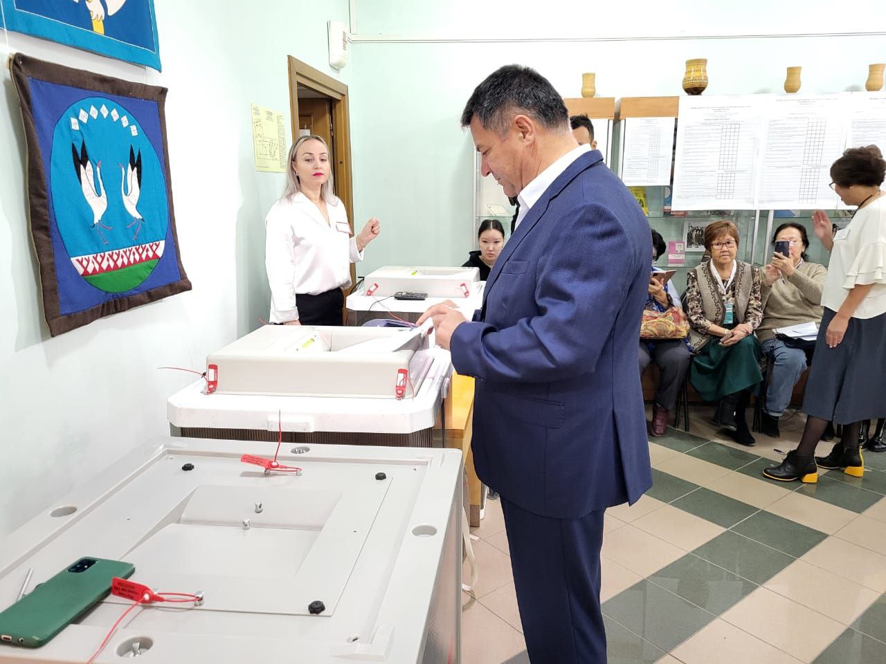 Председатель правительства Якутии принял участие в голосовании