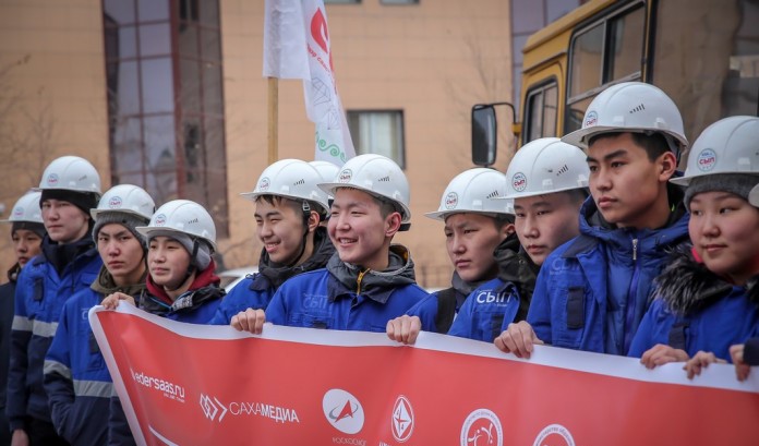 Более восьми тысяч человек трудоустроились в Якутии в рамках проекта «Местные кадры в промышленность»