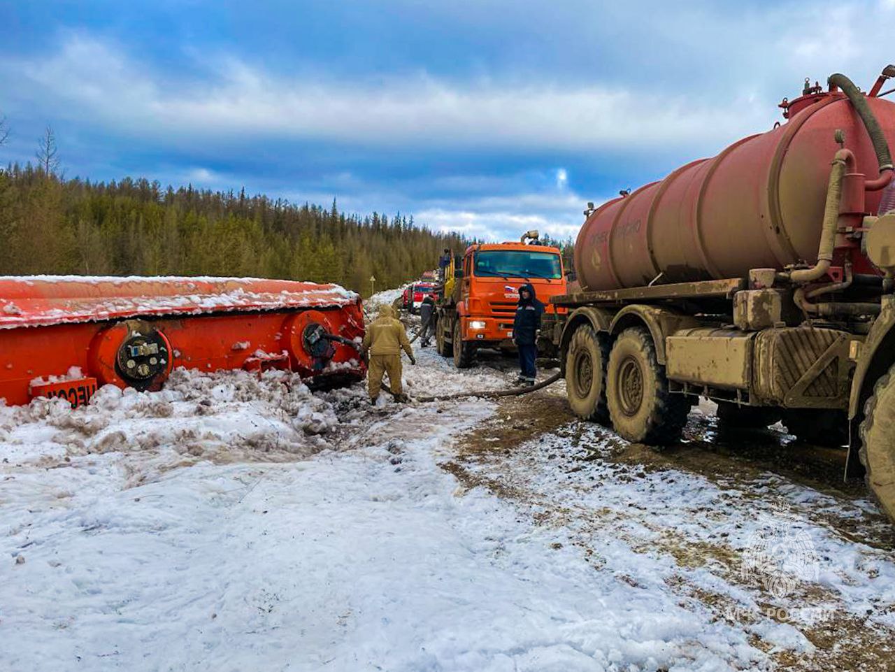 Два бензовоза столкнулись в Якутии