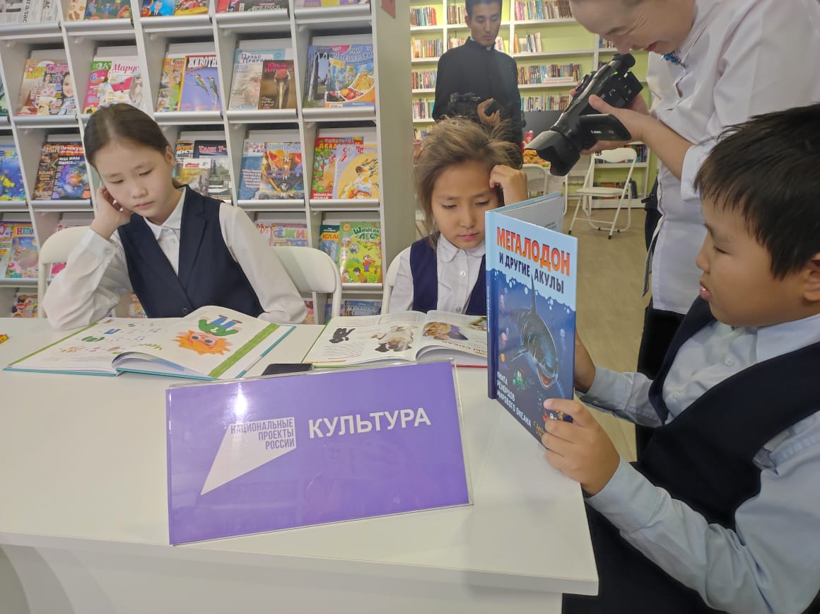 Новую модельную библиотеку открыли в Хангаласском районе Якутии
