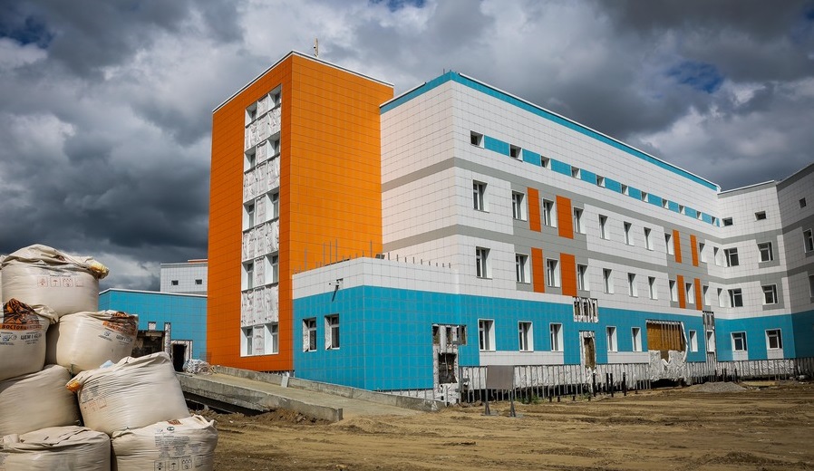 Стройготовность онкоцентра в Якутске составляет 90%