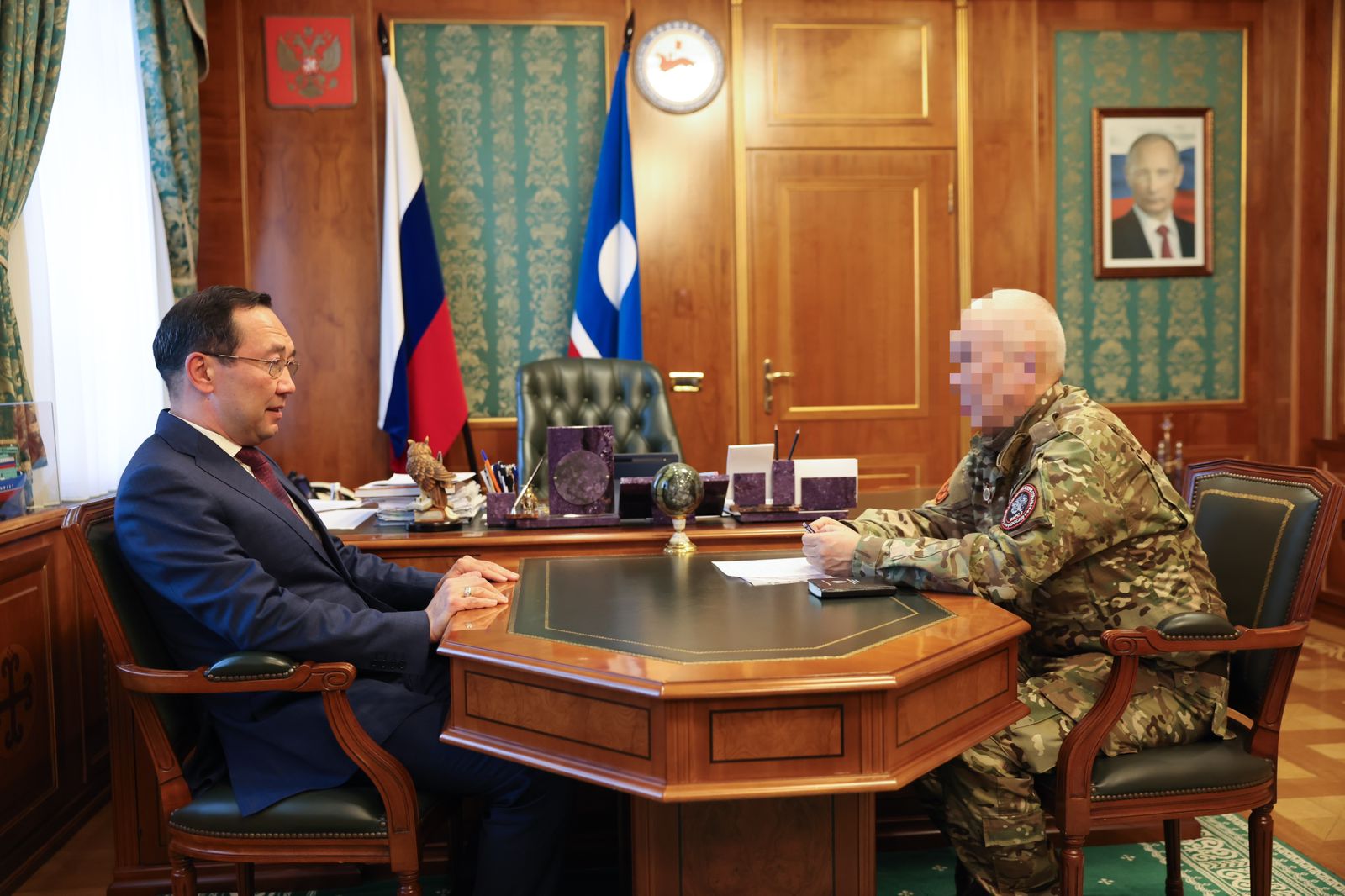 Глава Якутии и комбат отряда «Боотур» обсудили вопросы поддержки подразделения