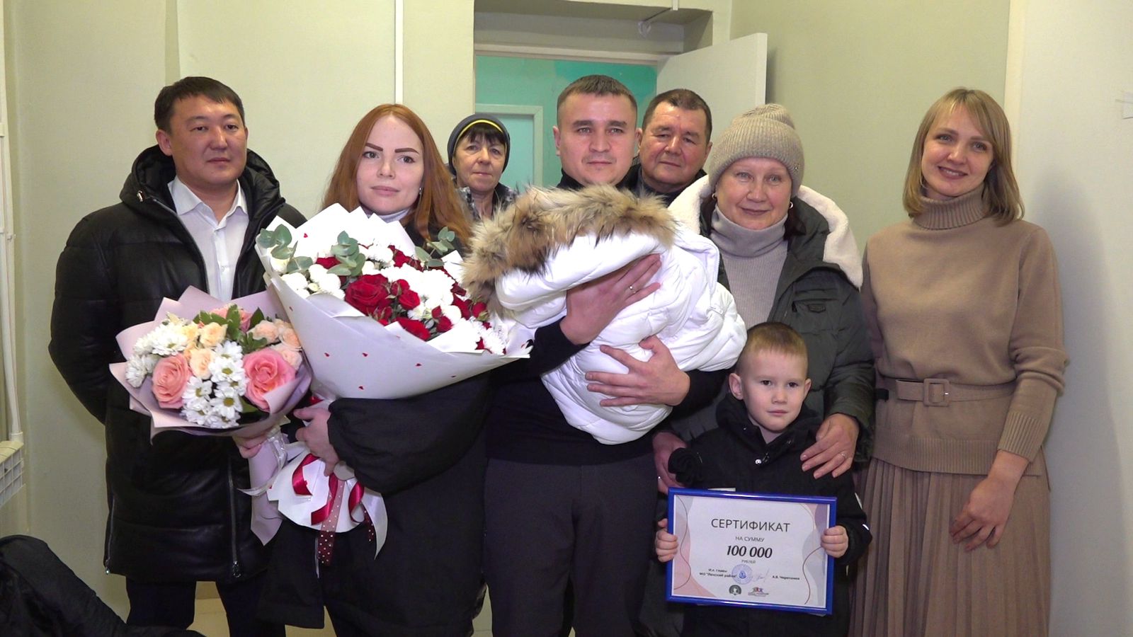 Торжественная выписка двухсотого новорожденного состоялась в Ленском районе