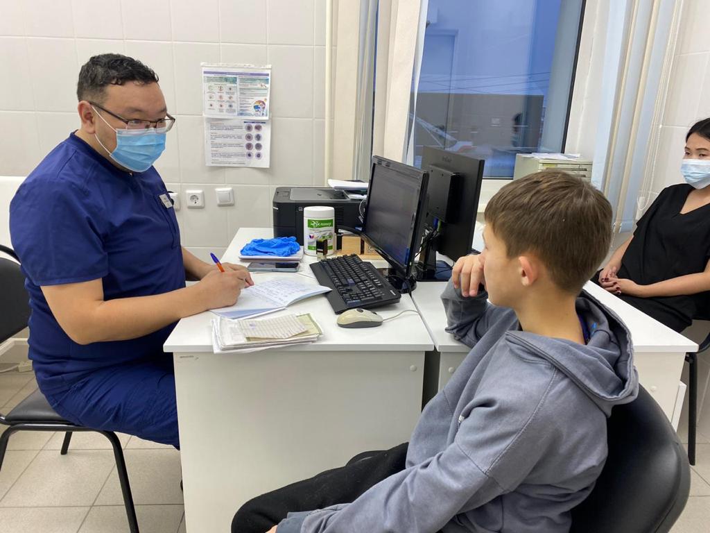 «Мобильные доктора» Якутии приняли 570 детей в Жиганском районе