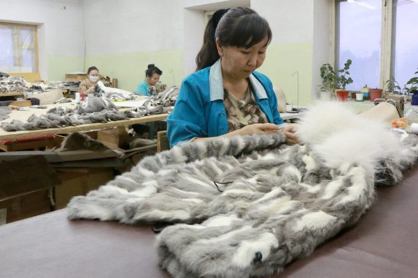 Мастерскую по изготовлению сувениров и пошиву меховой одежды открыли в Якутии