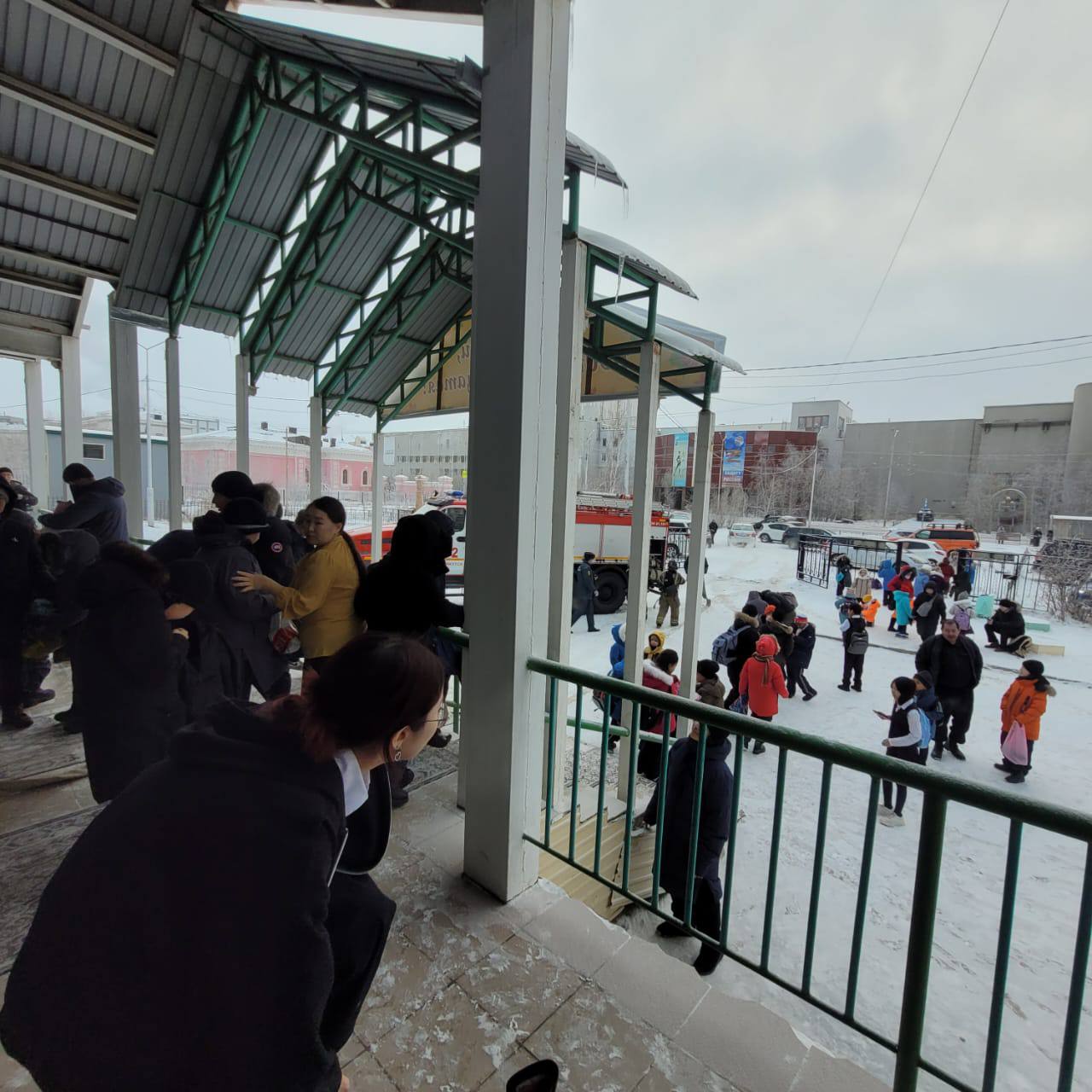 Учеников школы №17 эвакуировали в Якутске
