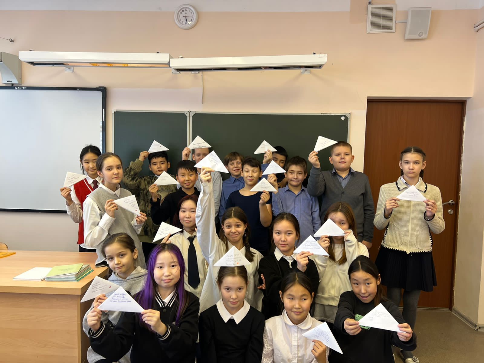 Письма участникам СВО написали школьники Якутска