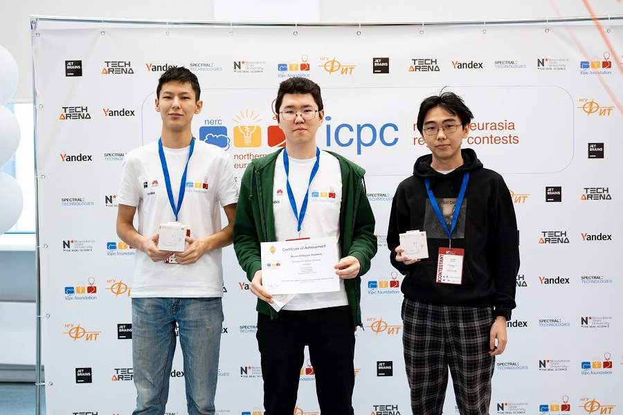 Студенты СВФУ стали дипломантами полуфинала чемпионата мира по программированию