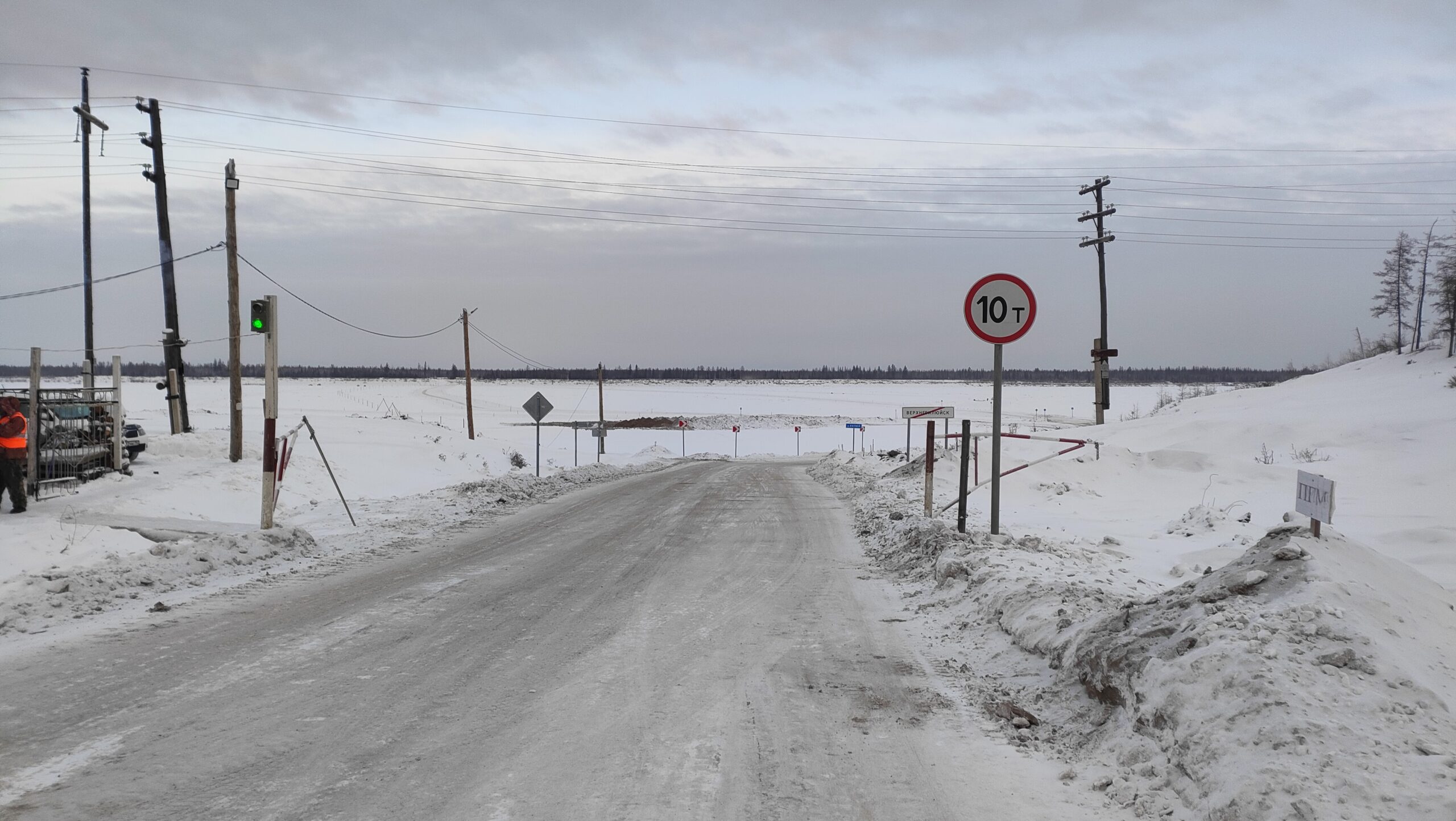 Грузоподъемность увеличили на ледовых переправах автодорог Вилюй и Колыма в Якутии