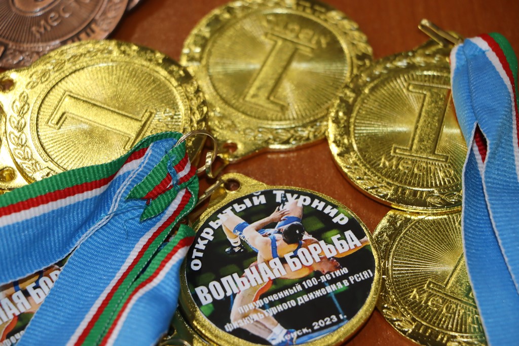 Турнир по вольной борьбе собрал в Ленске 70 юных спортсменов