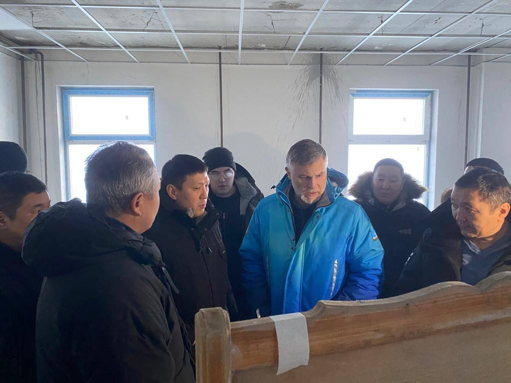 Кирилл Бычков проверил ход строительства объектов в Чурапчинском районе