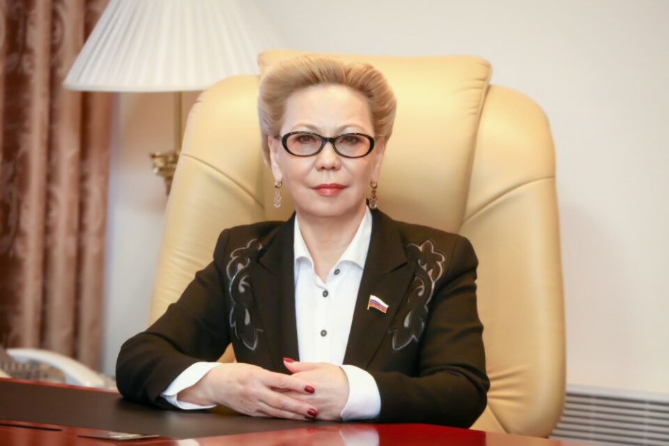 Галина Данчикова поздравила якутян с Днем конституции