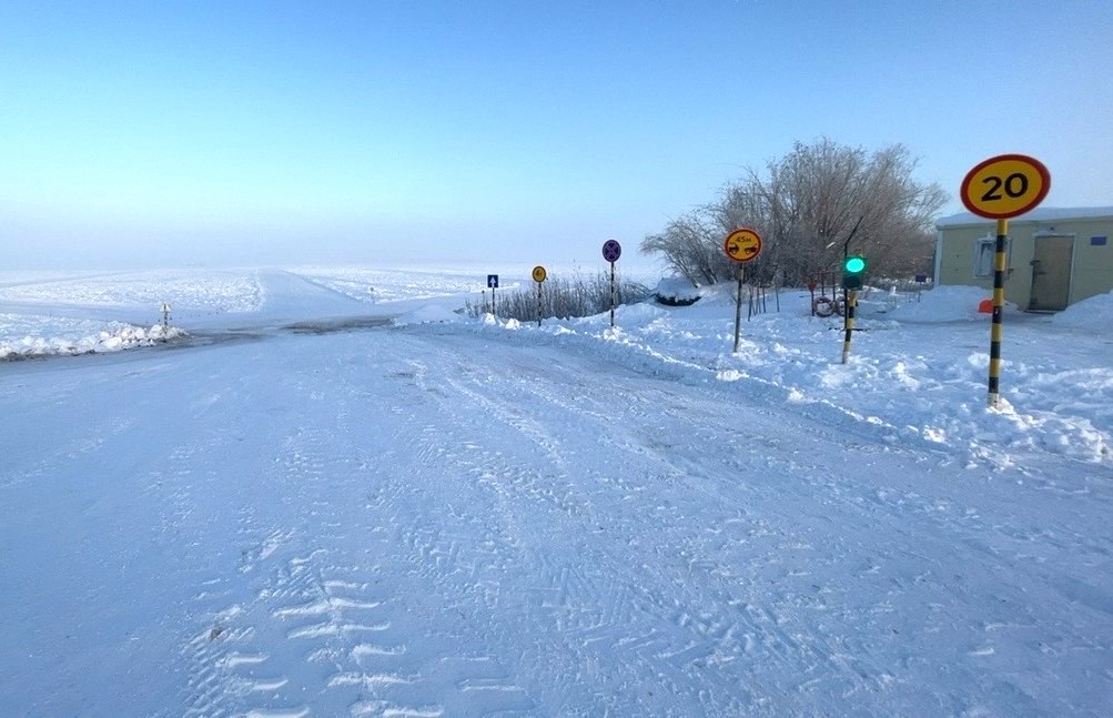 Движение по ледовой переправе через реку Алдан открыли в Якутии
