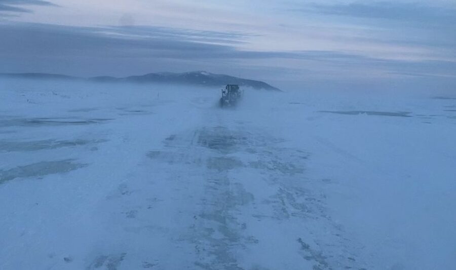Погодные условия осложняют ситуацию на дорогах Якутии