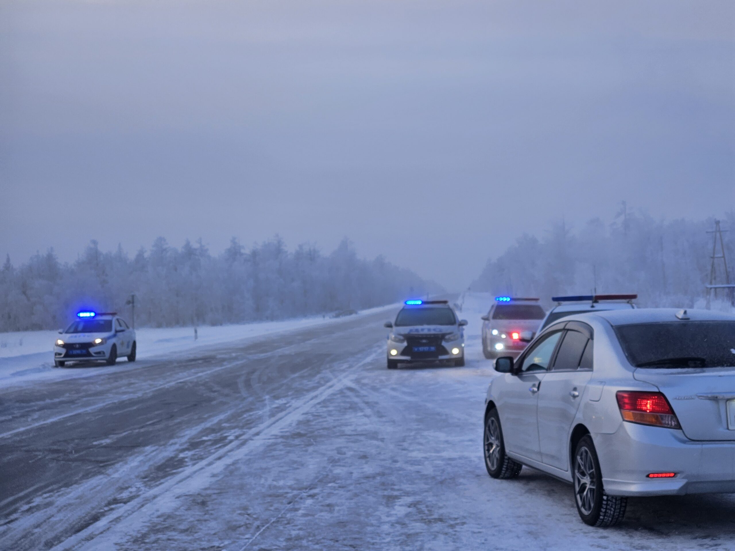 Водителям рекомендуют быть внимательнее на дорогах Якутии из-за тумана
