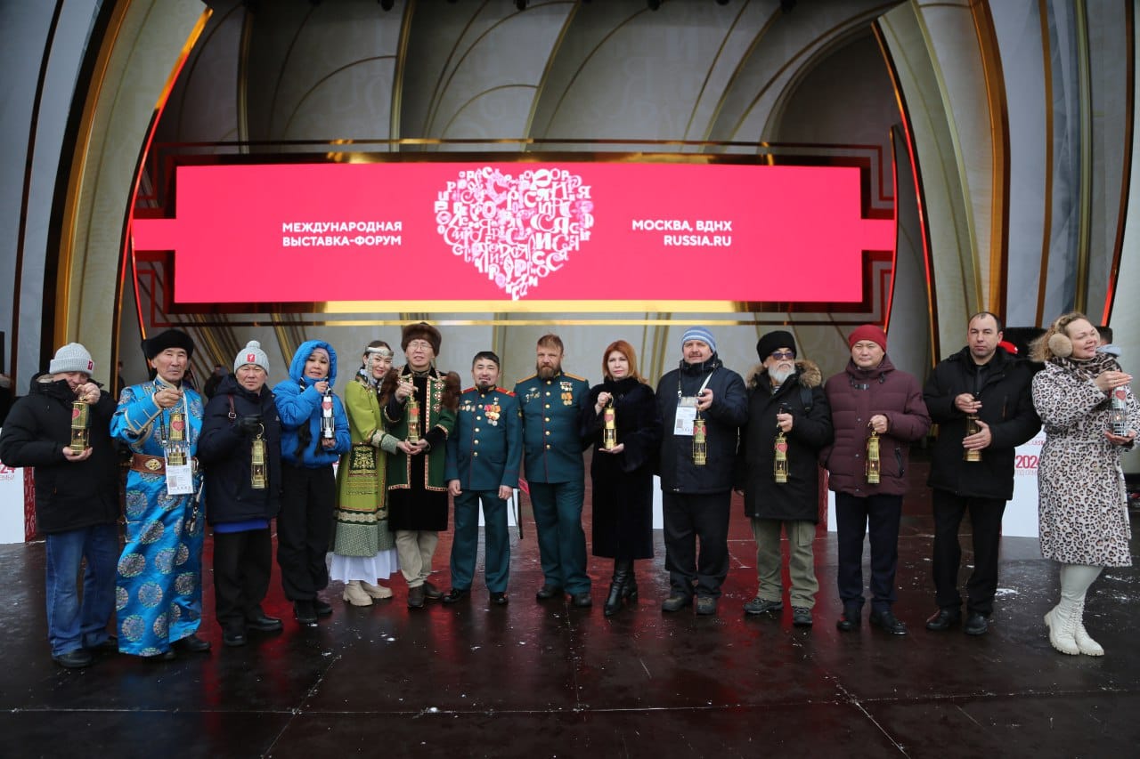 Семья из Якутии передала огонь Всероссийского семейного очага регионам Дальнего Востока