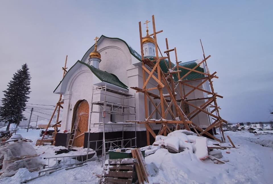 Строительство каменного храма завершают в Витиме в Якутии