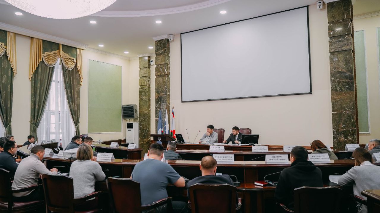 Вопросы подготовки к трехмесячнику санитарной очистки обсудили в мэрии Якутска