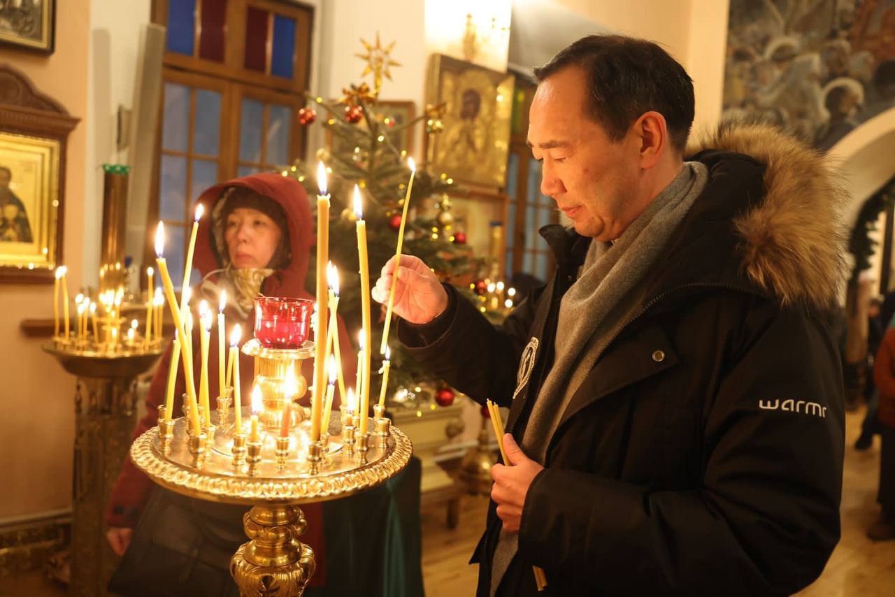 Айсен Николаев поздравил якутян с Рождеством Христовым