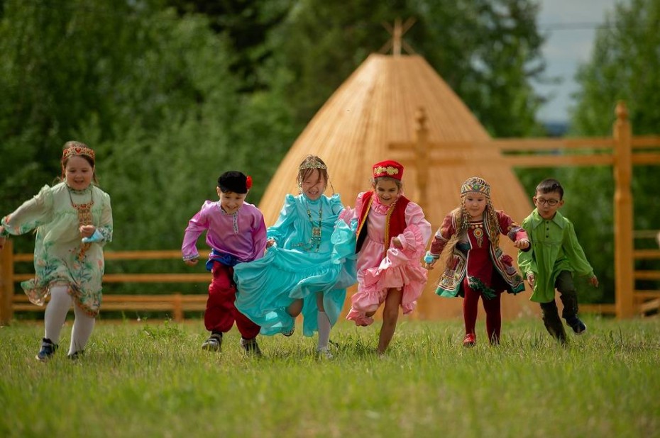 Якутяне подали более 90 заявок на конкурс разработок логотипа Года детства в Якутии