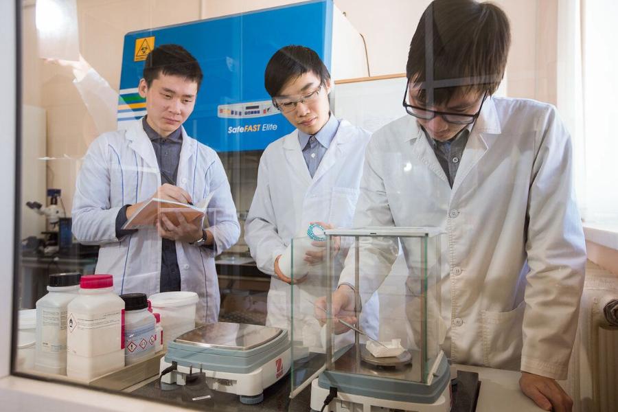 Минобрнауки РФ поддержало дальнейшую работу пяти молодежных научных лабораторий СВФУ