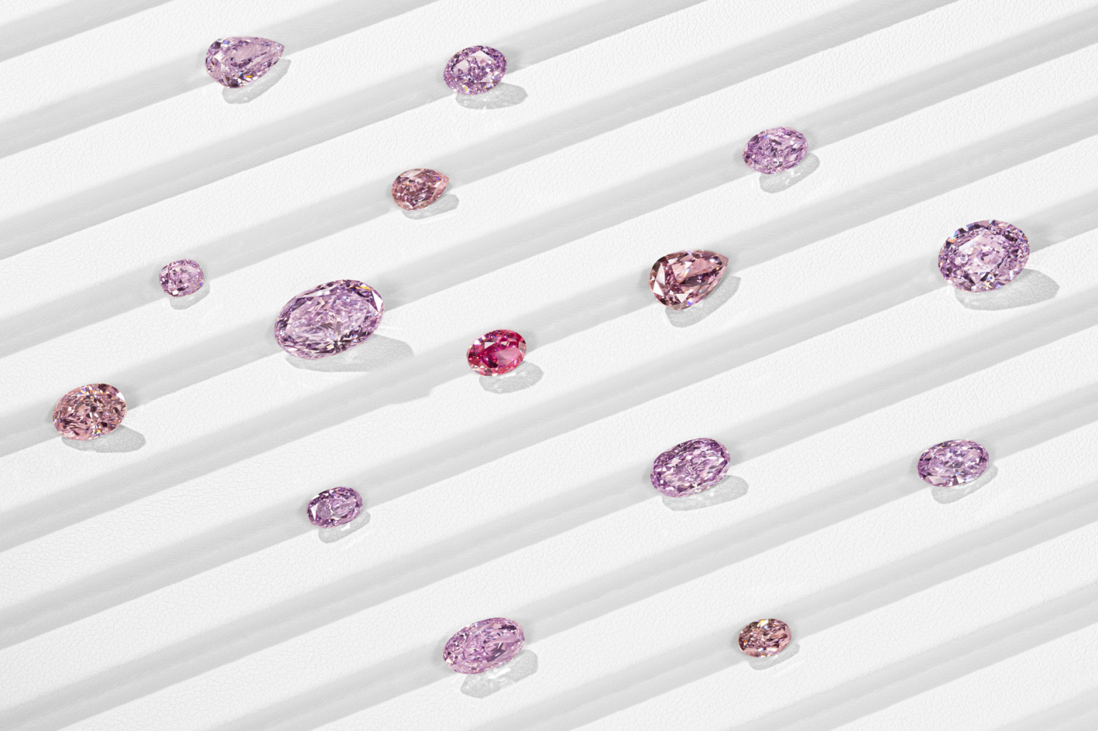 АЛРОСА впервые представит коллекцию из 15 редких розовых бриллиантов