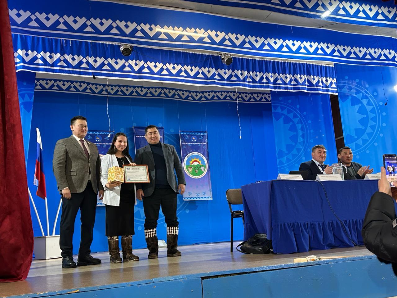 Семьи Эвено-Бытантайского района получили сертификаты на улучшение жилья