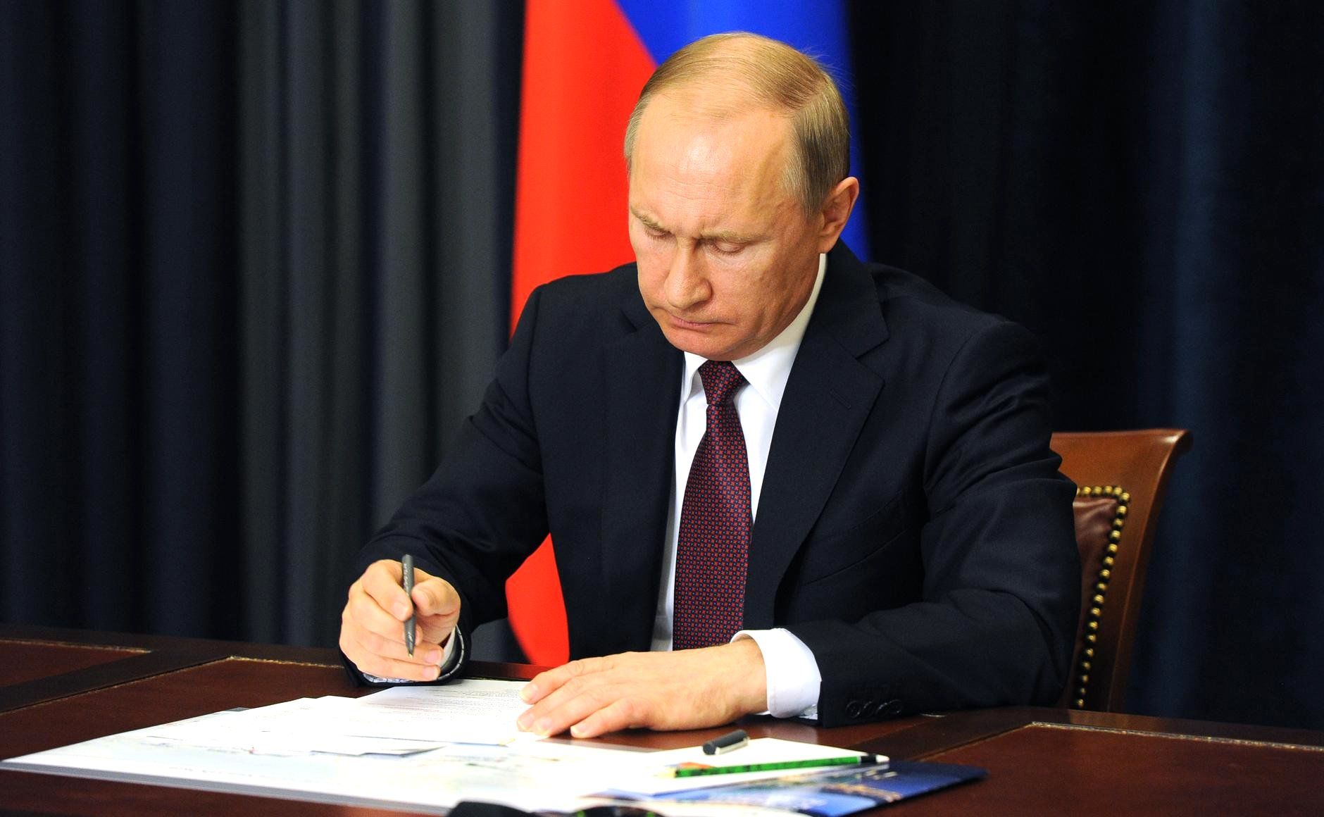 Президент РФ подписал закон о запрете рекламы на ресурсах иноагентов