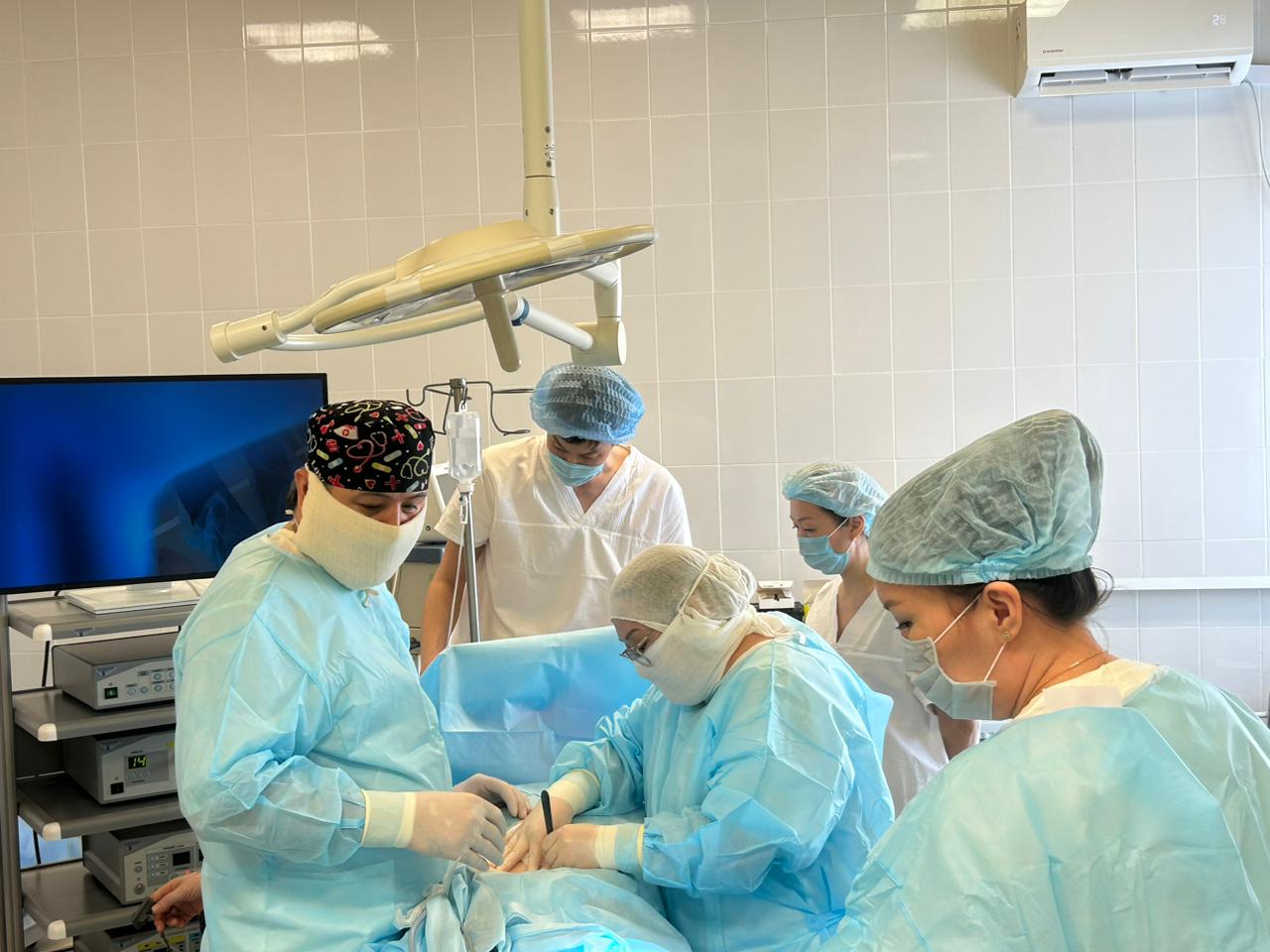 Мобильный хирургический центр провел 31 операцию в Ленском районе