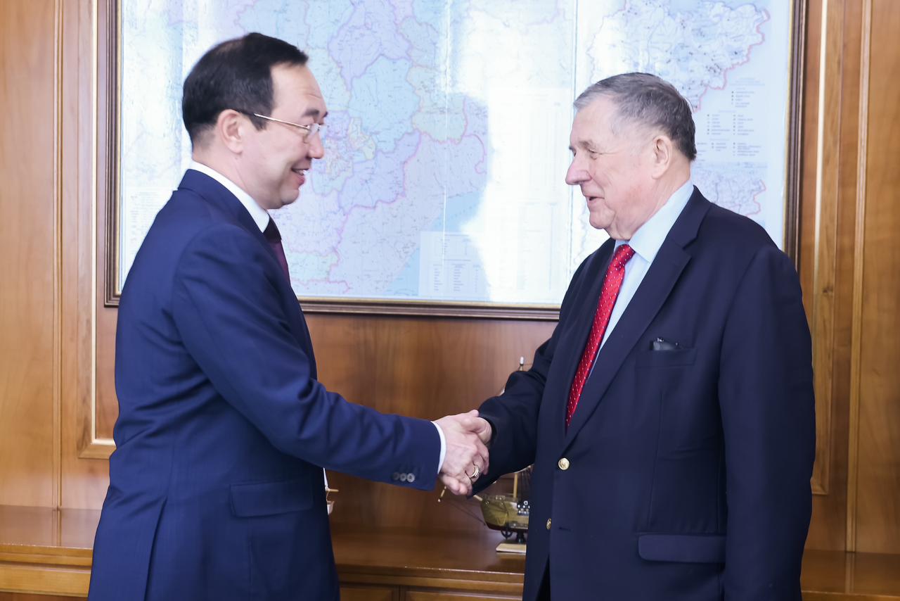 Глава Якутии встретился с чрезвычайным и полномочным послом РФ Николаем Владимиром