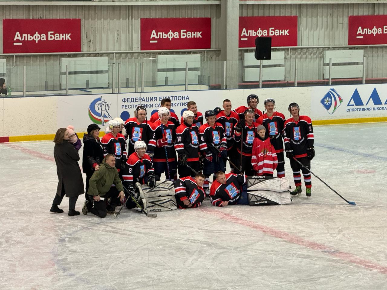 Сборные Якутска и Алдана прорываются вперед в турнире по хоккею
