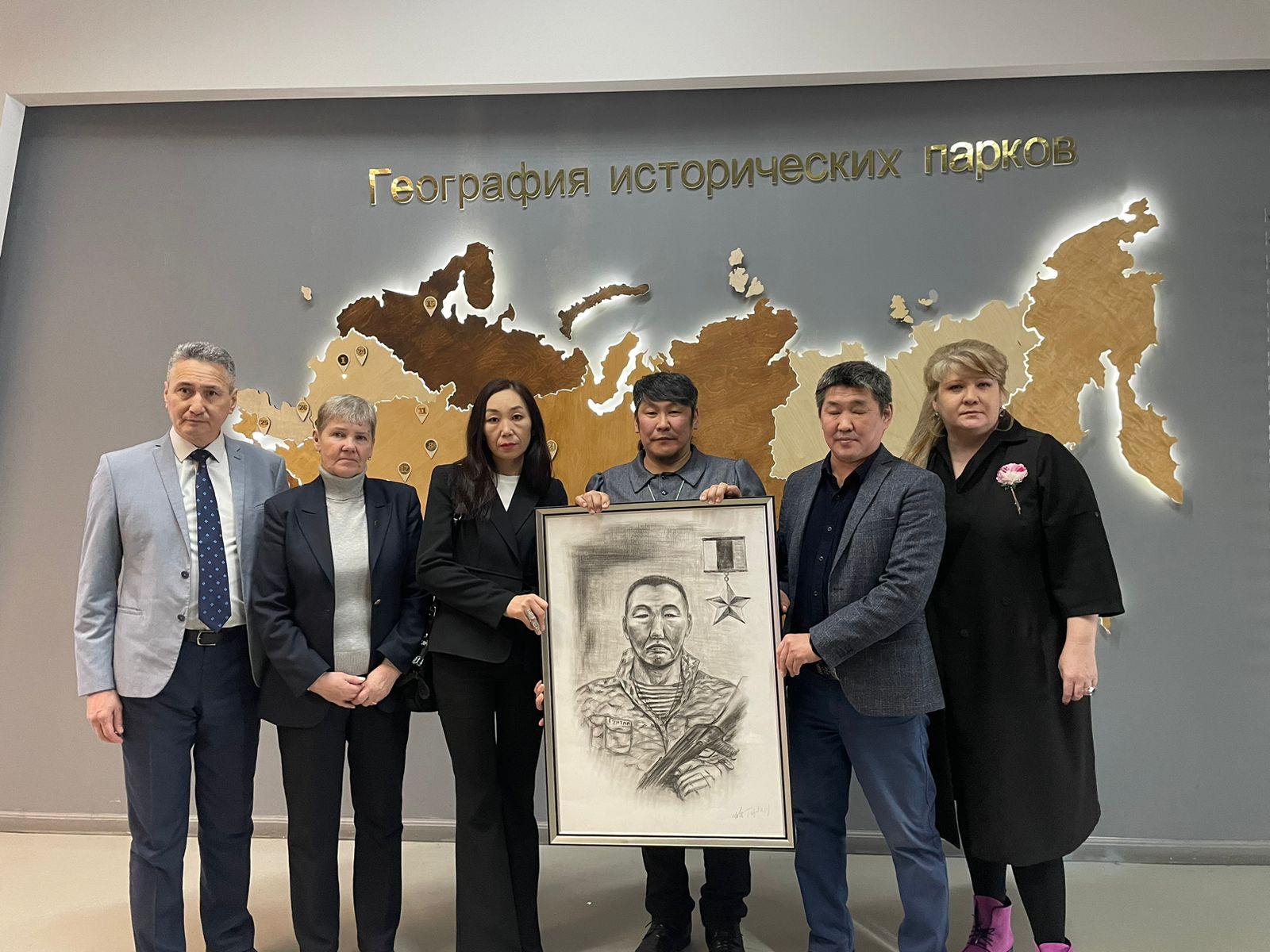 Портрет якутянина-героя Дмитрия Егорова передали музею