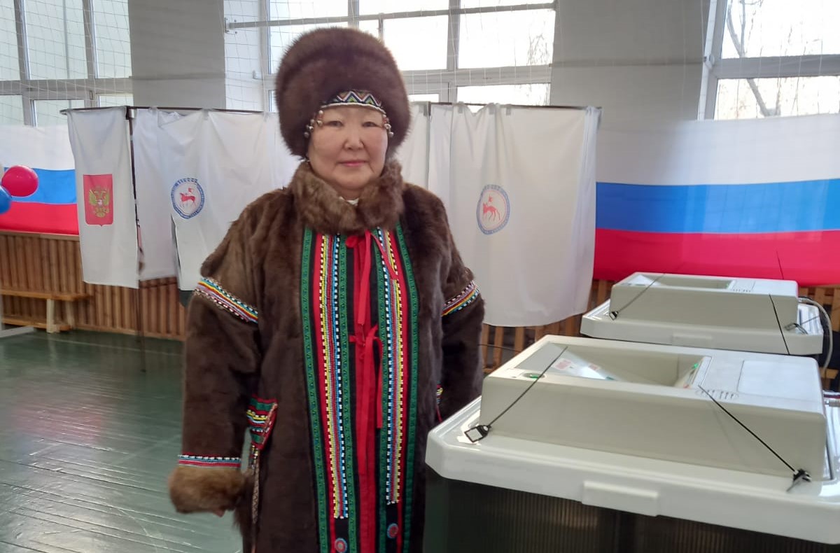 Жители Якутии с утра активно идут на выборы