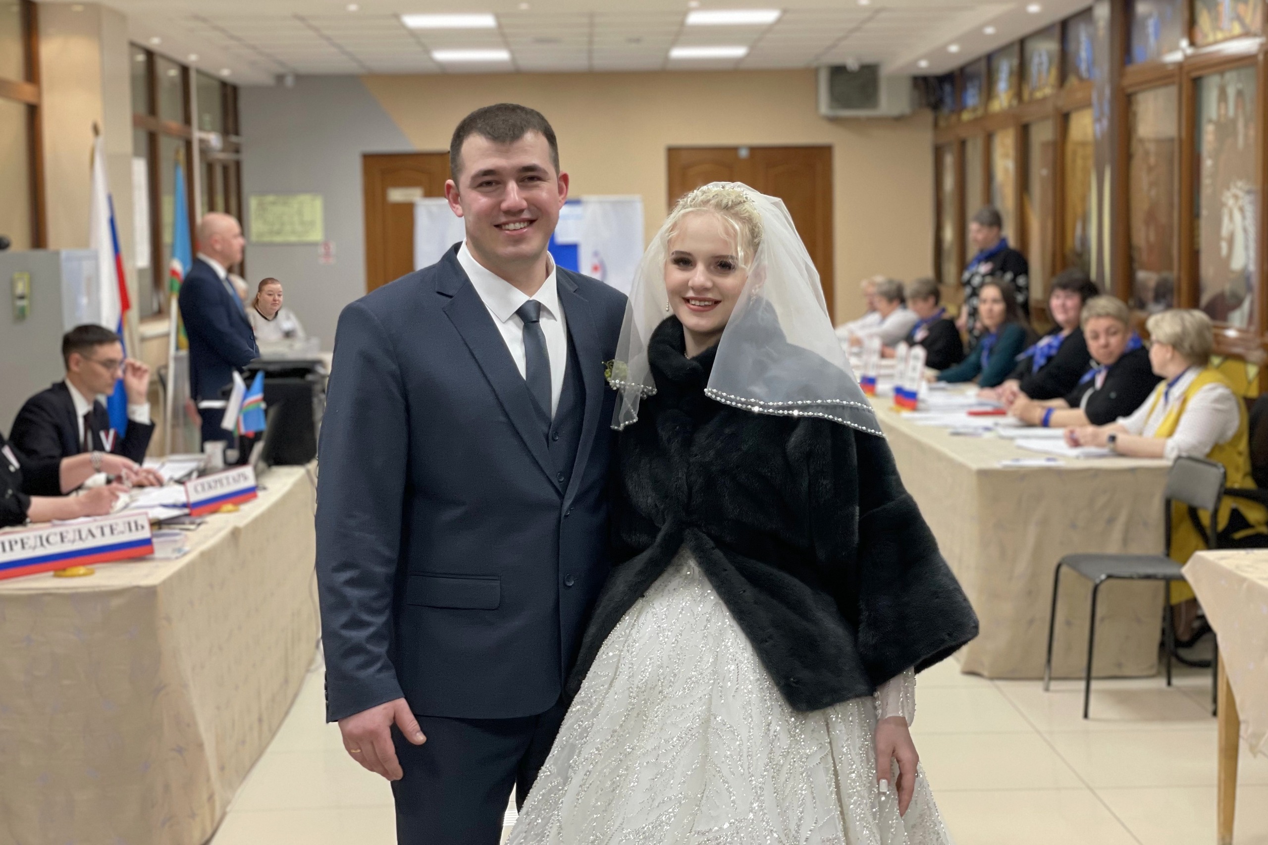 Молодожены в Мирнинском районе сразу после бракосочетания отдали голос за президента России