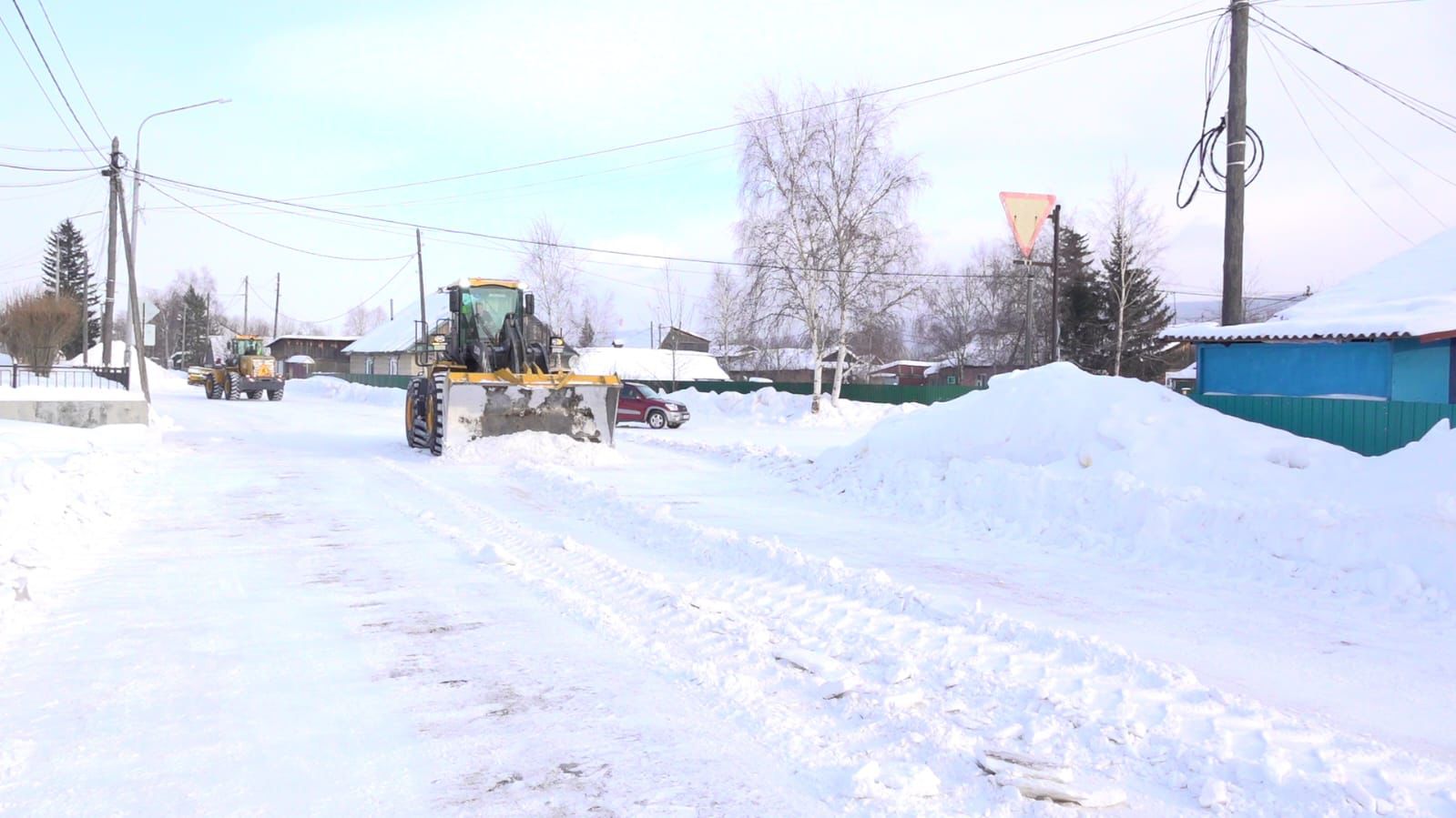 Интенсивную очистку дорог от снега проводят в Ленске