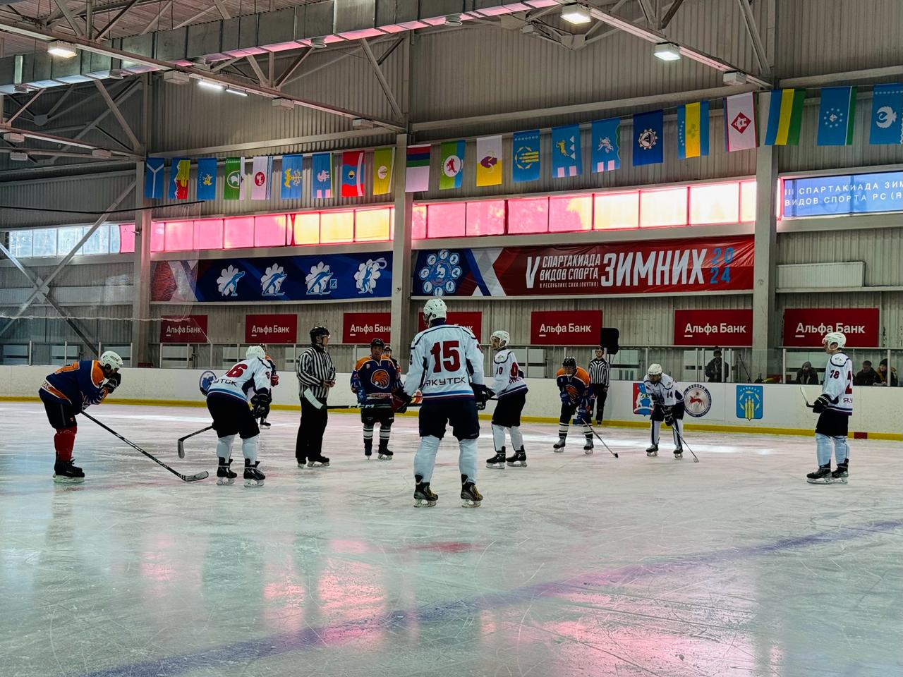 Матчи по хоккею в Нерюнгри начались с минуты молчания в память о погибших в результате теракта в Москве