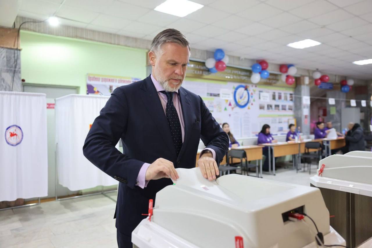 Премьер Якутии Кирилл Бычков проголосовал на выборах президента России