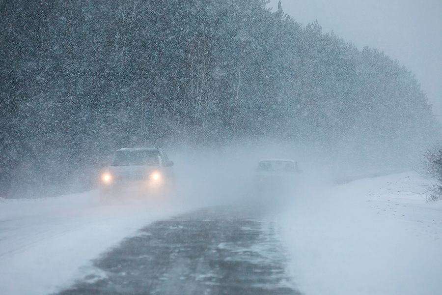 Сильный снегопад и ветер прогнозируют в районах Якутии 23 марта
