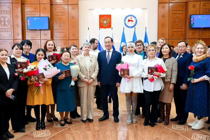 Знаком «Мать-героиня» с 2017 года наградили 31 женщину в Якутии