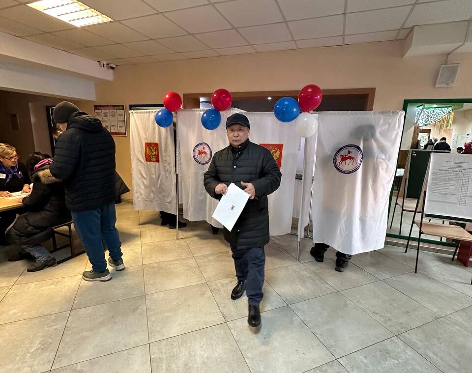 Дмитрий Садовников одним из первых проголосовал на выборах президента РФ