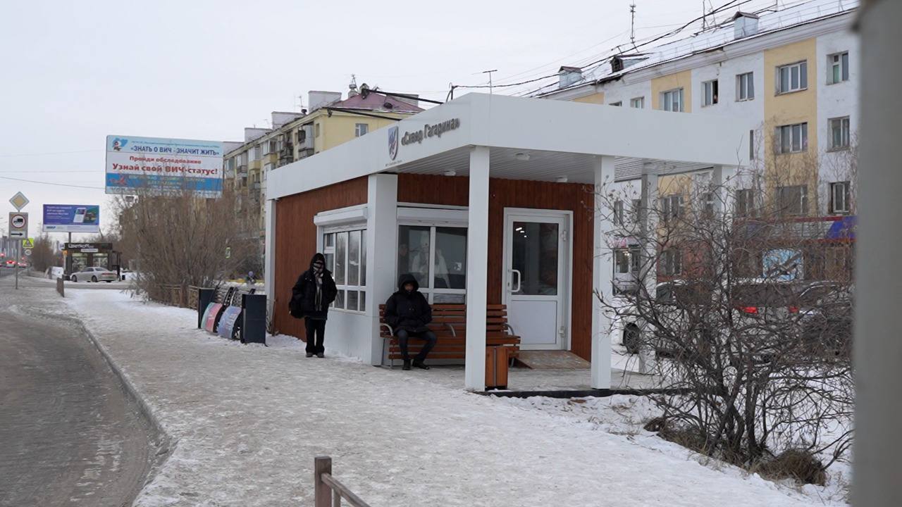 Пять теплых остановок Якутска закрыли из-за актов вандализма