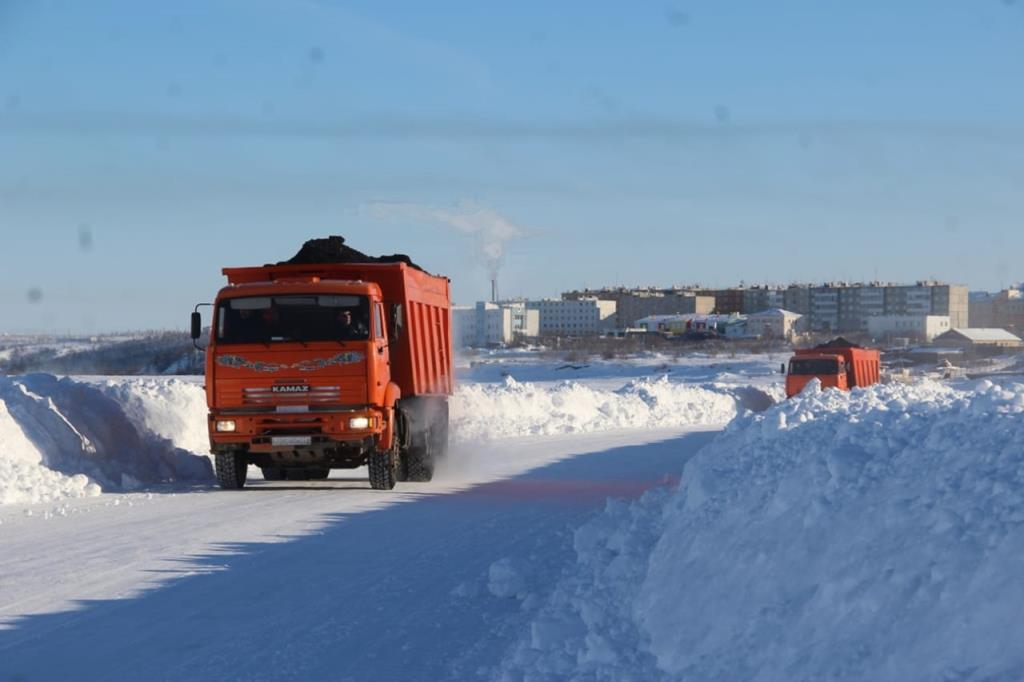 Завоз жизнеобеспечивающих грузов по автозимникам завершается в Якутии