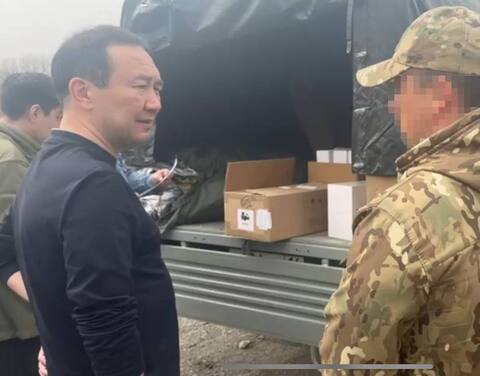 Глава Якутии встретился с военнослужащими зенитно-ракетного полка в зоне СВО