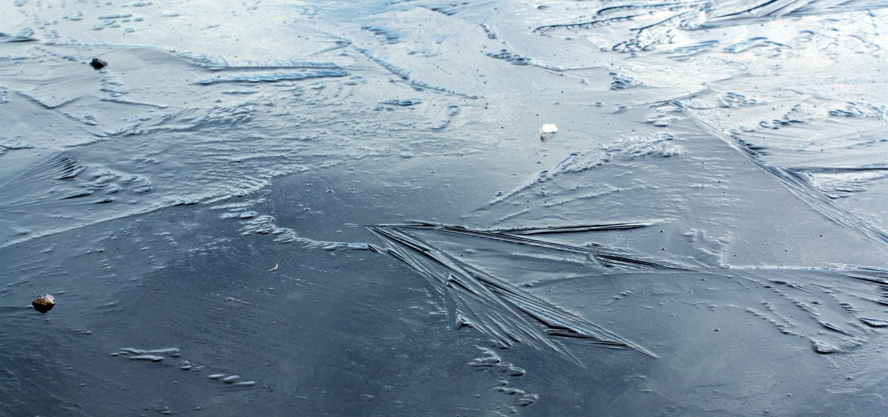 Якутян предупреждают об опасности выхода на тонкий лед