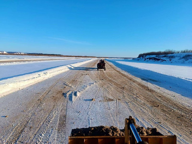 Работы по ослаблению прочности льда завершили на 21 участке рек Якутии
