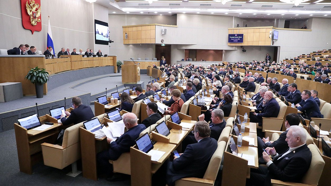 В России приняли законопроект против фиктивных браков мигрантов