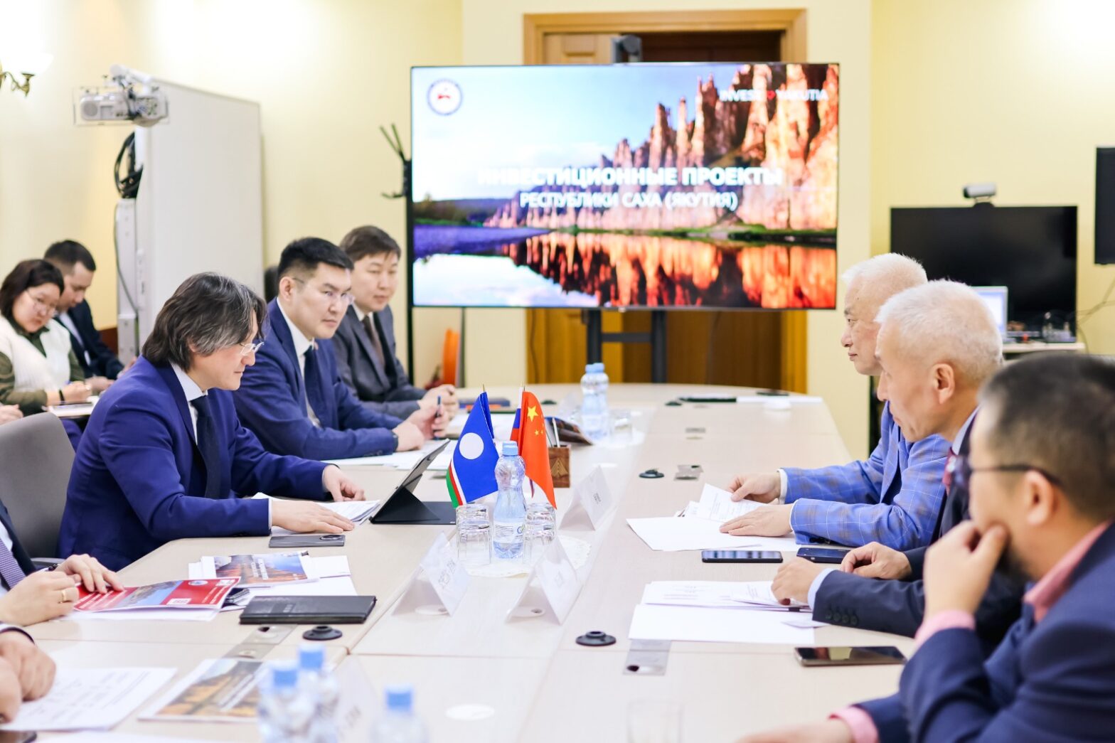 Встречу правительства республики с представителями хэйлунцзянской корпорации «Сюань Юань» провели в Якутске