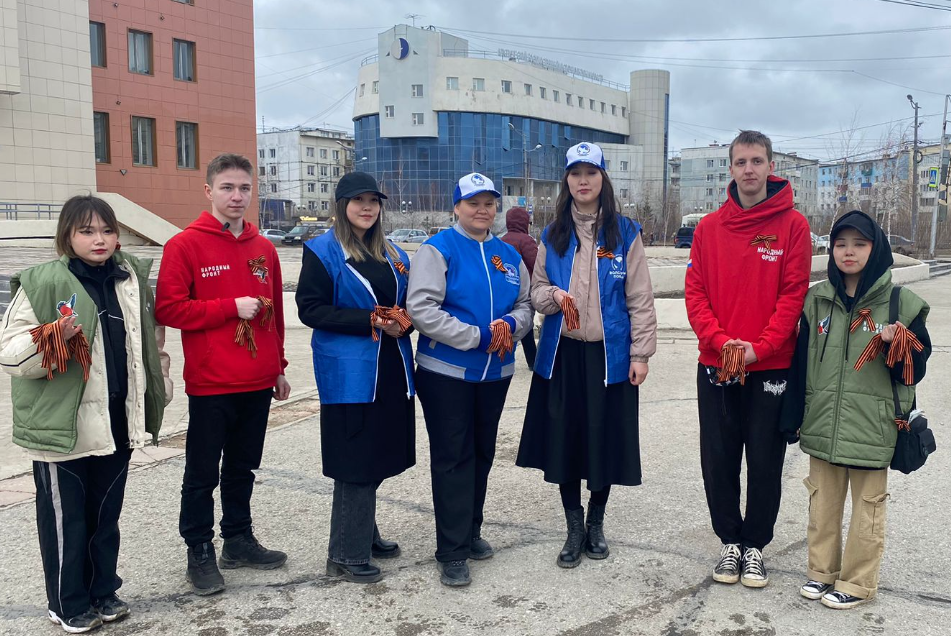 Волонтеры Якутии раздадут более 100 тысяч георгиевских ленточек ко Дню Победы