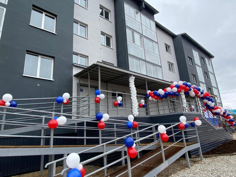 Свыше 150 семей получили ключи от новых квартир в Олекминске