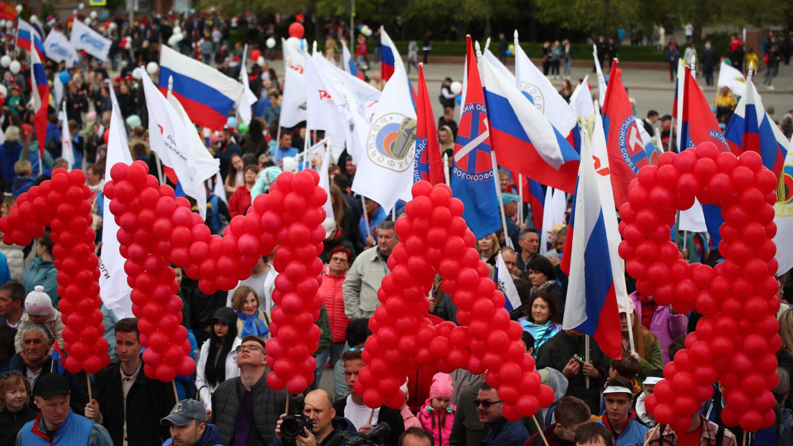 Более 2,3 млн россиян примут участие в первомайских акциях профсоюзов страны